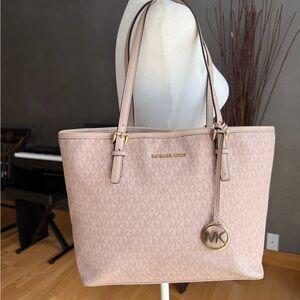 Michael Kors Jet Set Carryall Tote bag In Color Ballet, Monogram